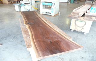 A Walnut slab with distinctive sap-wood markings.