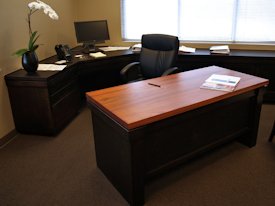 Jatoba face grain desk top.