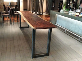 metal-base-table