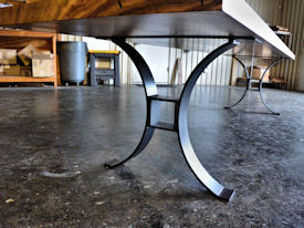 metal-base-table