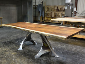 metal-base-table