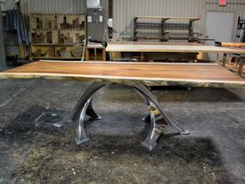 metal-base-table