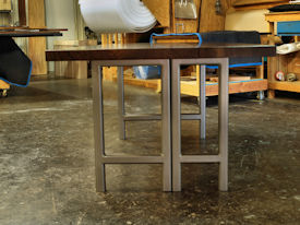 metal-base-table