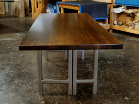 metal-base-table