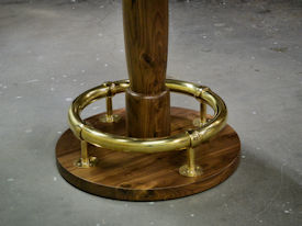 pedestal-style-table